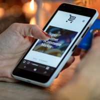 E-handel för barnkläder: Trender och utmaningar för svenska webbutiker